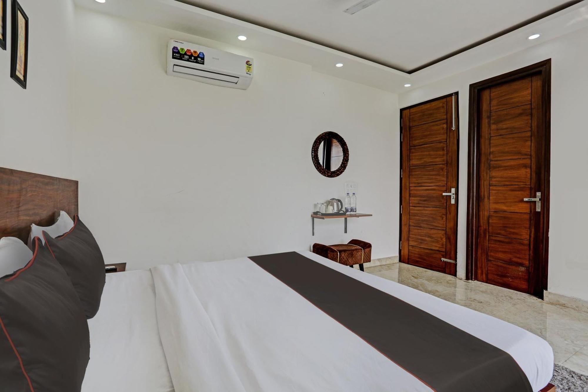 Hotel O Vikrant Residency Gurgaon Exteriör bild