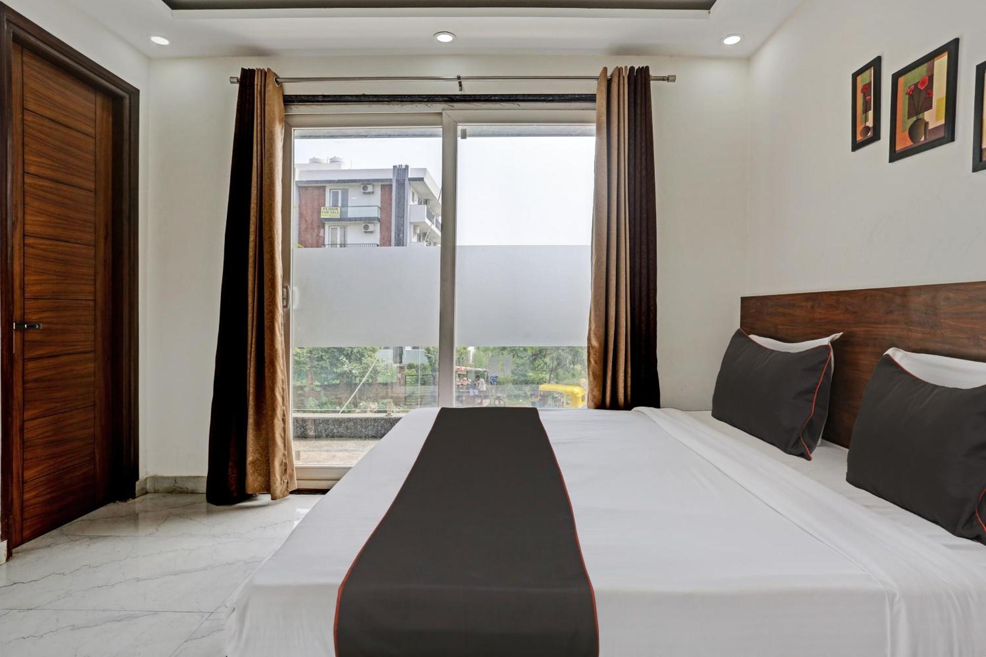 Hotel O Vikrant Residency Gurgaon Exteriör bild
