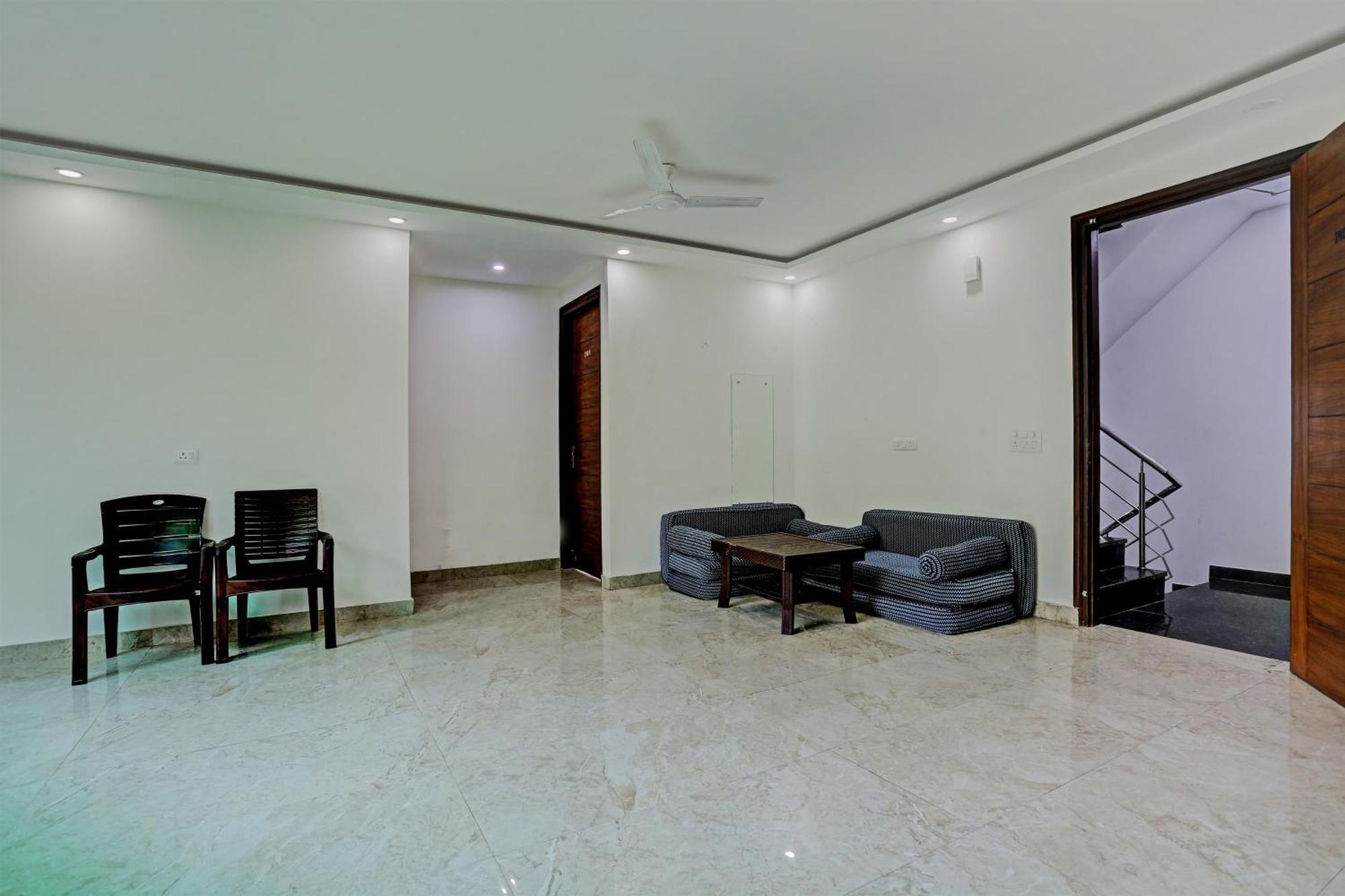 Hotel O Vikrant Residency Gurgaon Exteriör bild