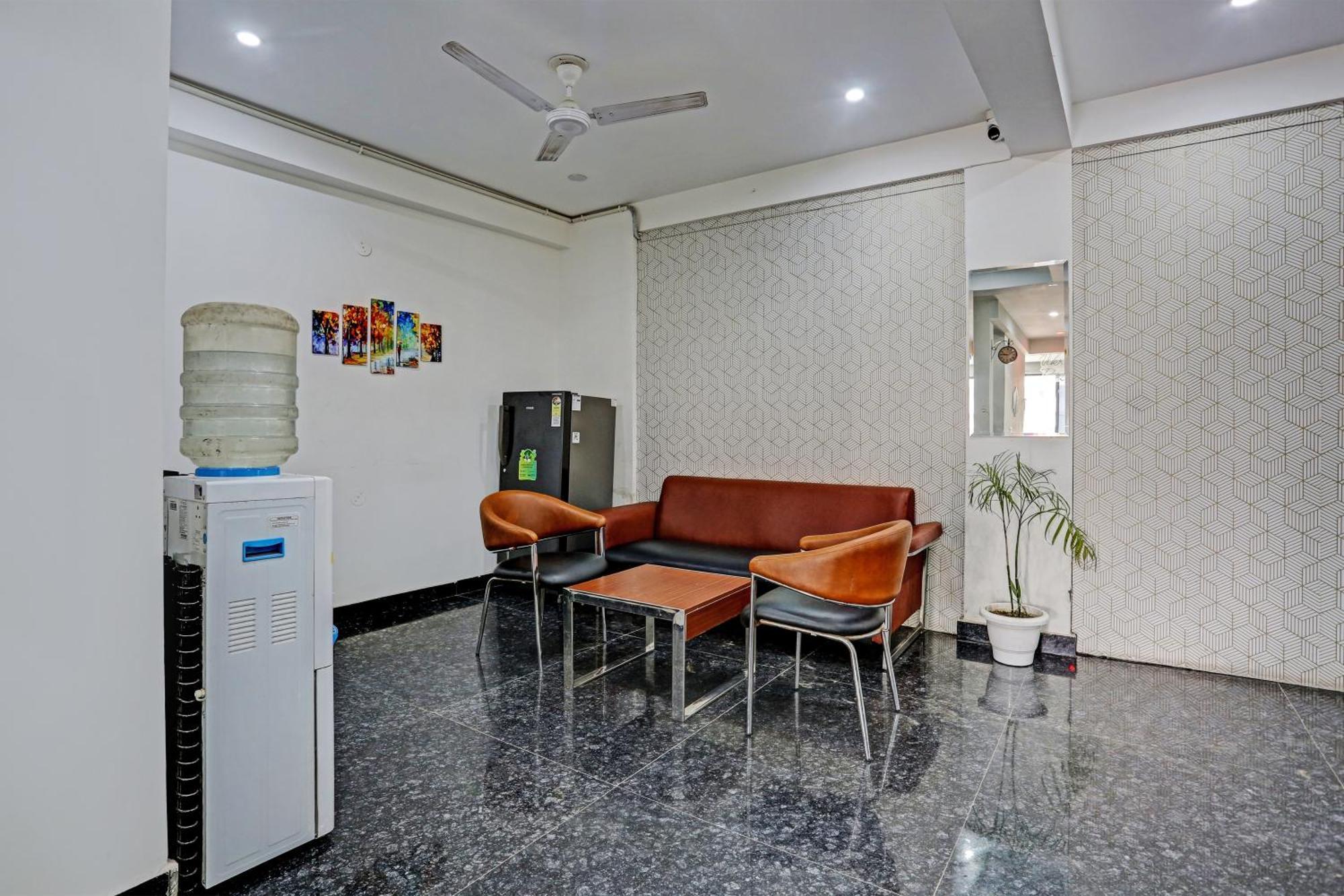 Hotel O Vikrant Residency Gurgaon Exteriör bild